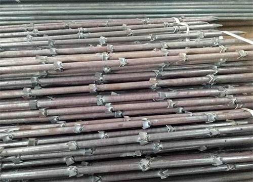 文殊镇隧道钢花管